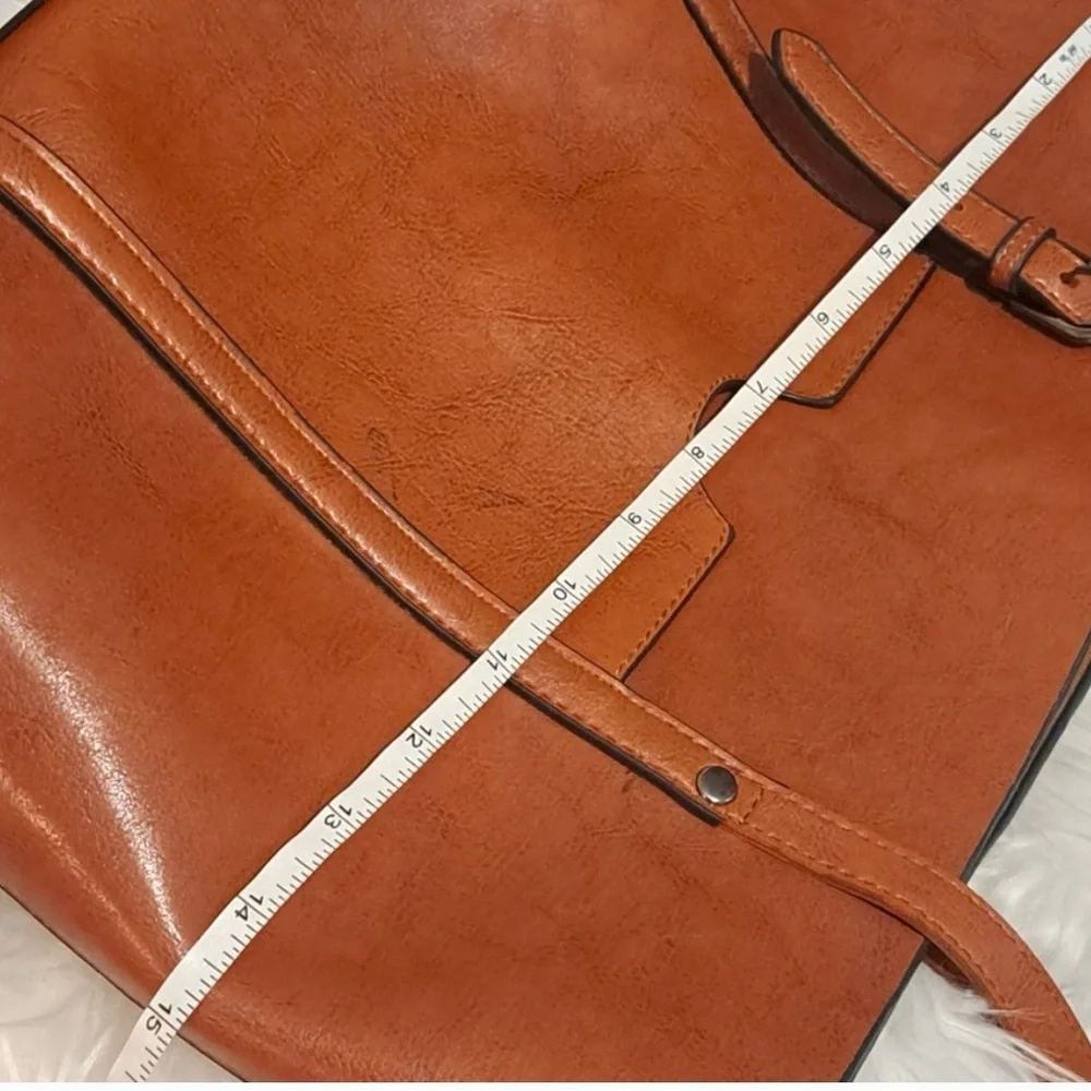 NEW Vegan Leather Tote with Cool Guitar strap - Picture 15 of 16